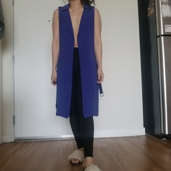 Sleeveless jacket - Picture 2 of 4